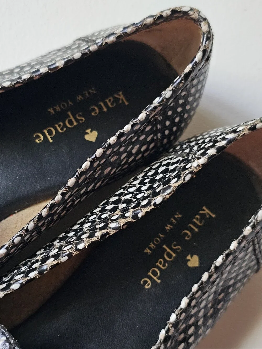 Kate Spade New York Snakeskin Print Leather Loafers Women's 7.5M Slip On Pointed